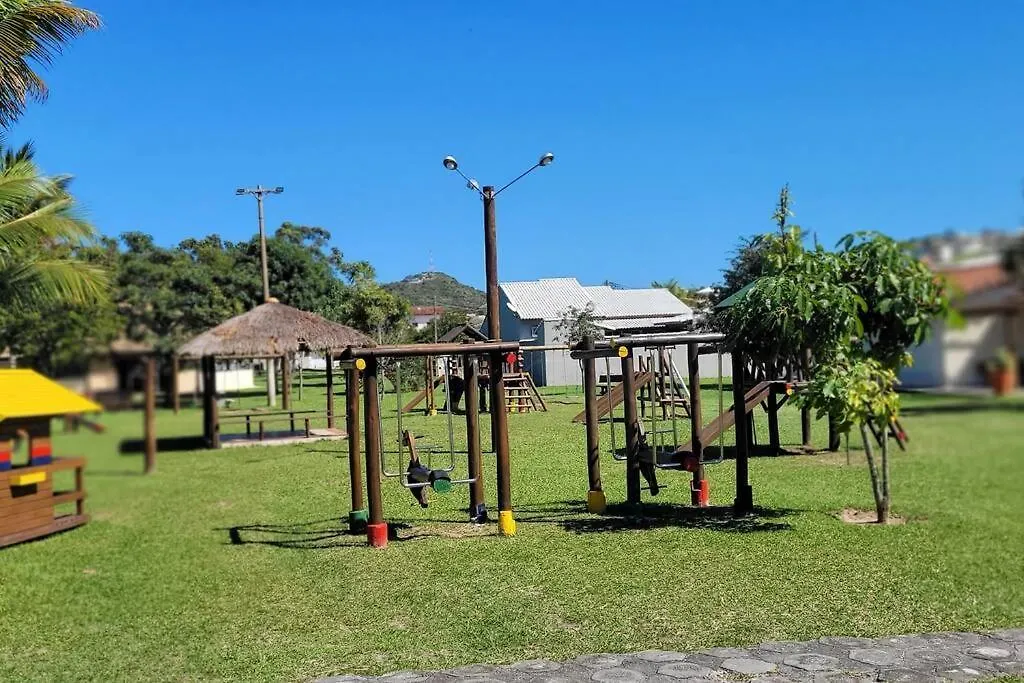 Casa de praia com piscina privativa-1